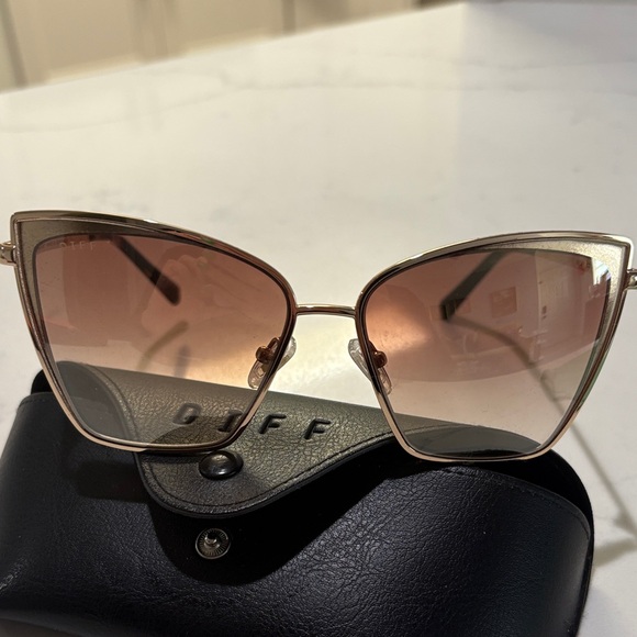 Diff Eyewear Rose Gold Sunglasses - Picture 4 of 5